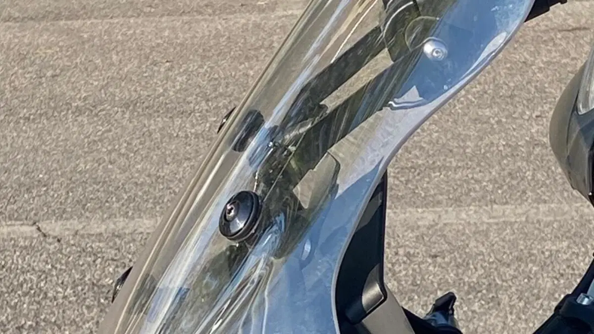 Moto Guzzi V85 TT (2021 - 23)  (2)
