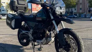 Moto Guzzi V85 TT (2021 - 23)  (5)
