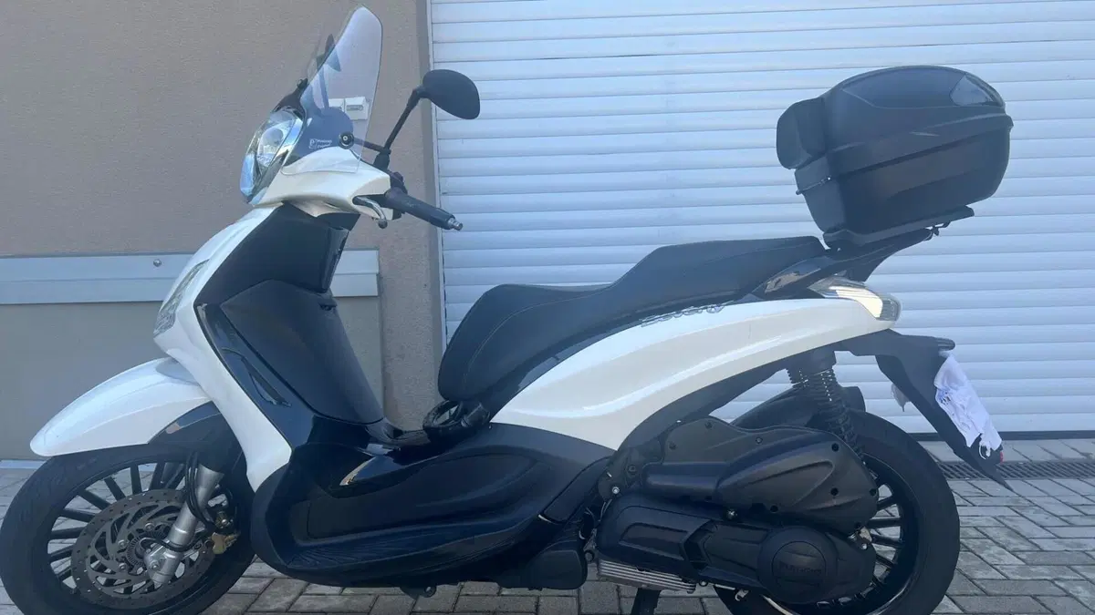Piaggio Beverly 300 Hpe (2021)  (3)