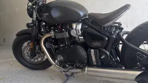 Triumph Bonneville Bobber 1200 (2021 - 25)  (2)