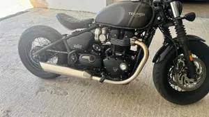Triumph Bonneville Bobber 1200 (2021 - 25)  (3)
