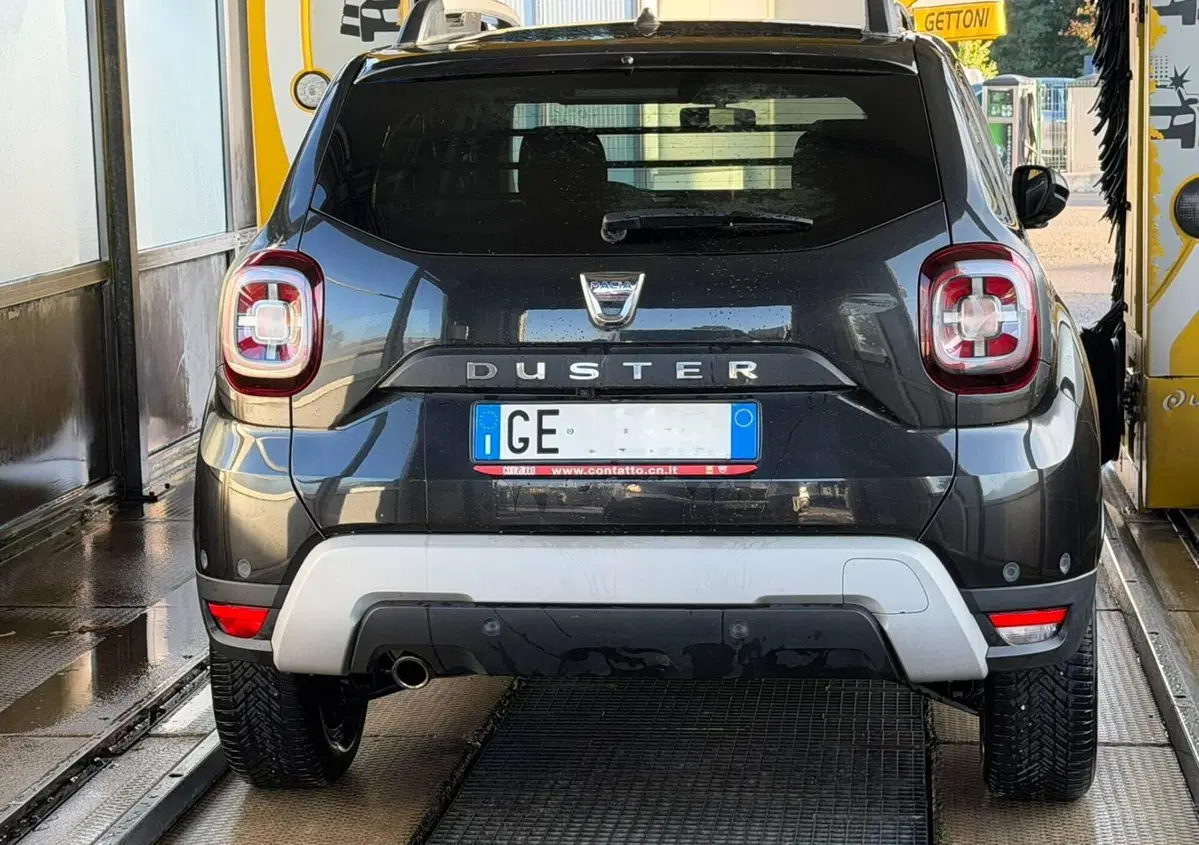 Dacia Duster 1.0 TCe 100 CV ECO-G 4x2 15th Anniversary (3)