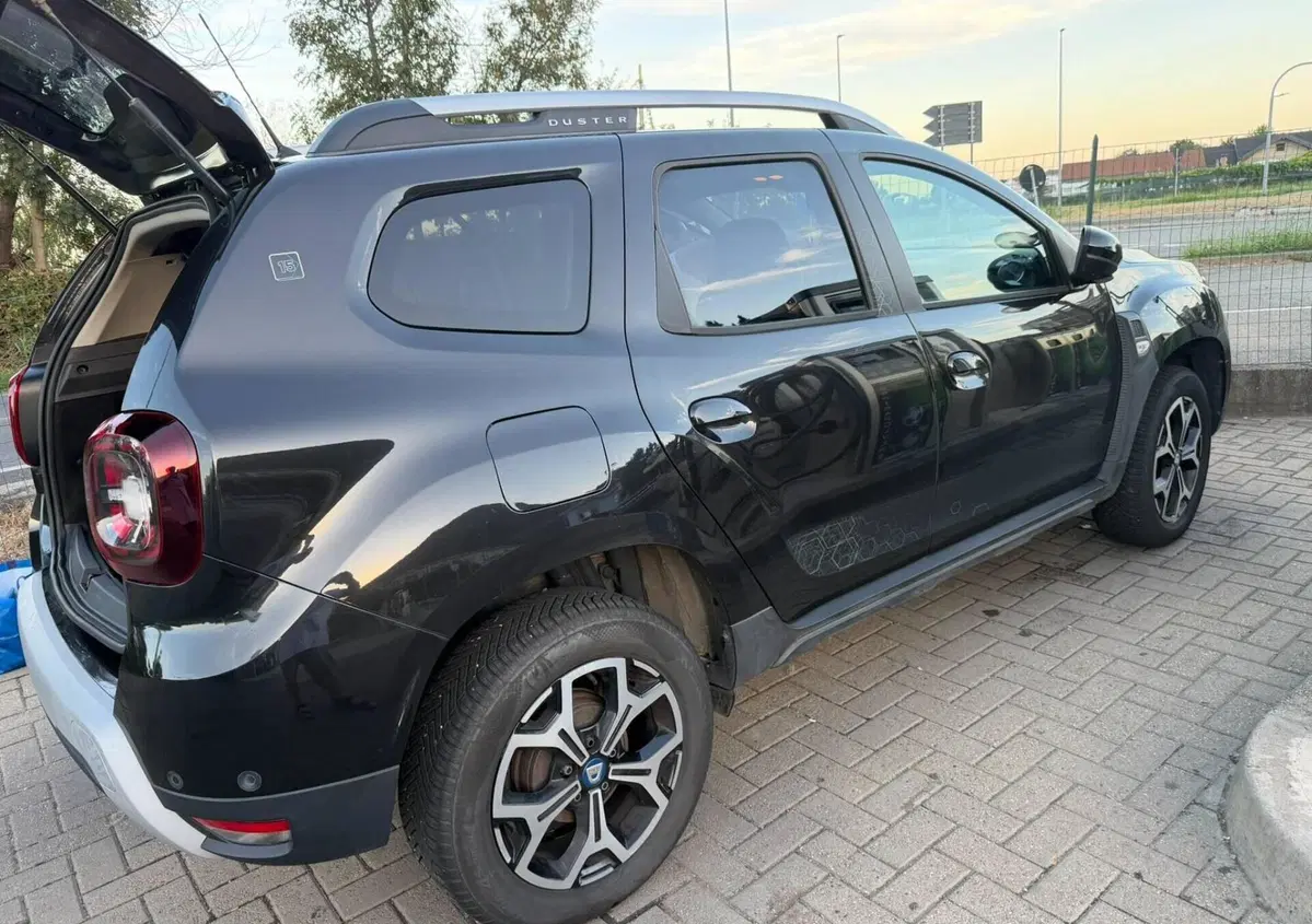 Dacia Duster 1.0 TCe 100 CV ECO-G 4x2 15th Anniversary (8)