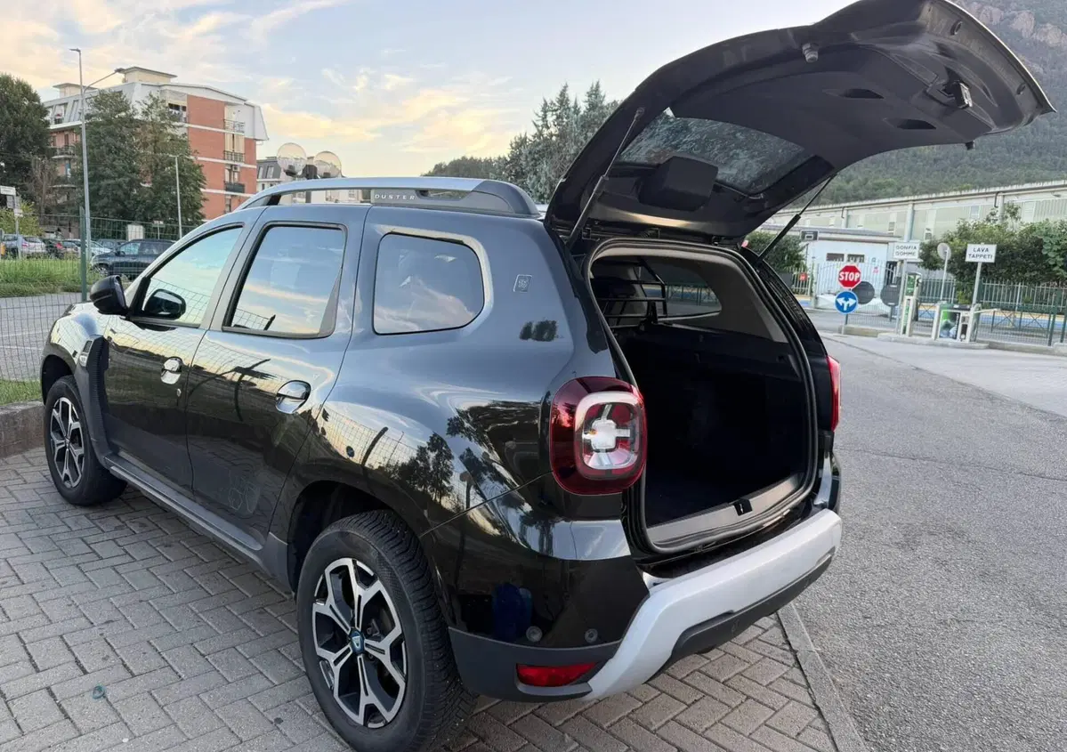 Dacia Duster 1.0 TCe 100 CV ECO-G 4x2 15th Anniversary (11)