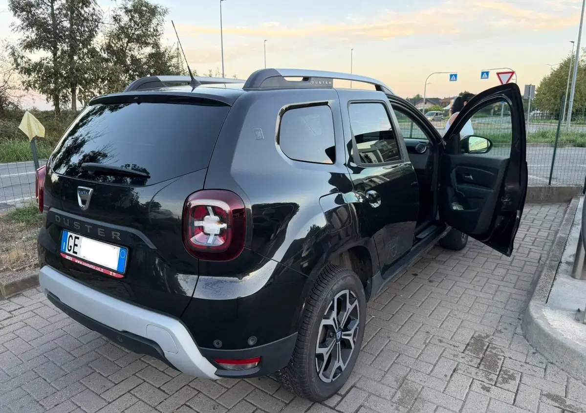 Dacia Duster 1.0 TCe 100 CV ECO-G 4x2 15th Anniversary (17)