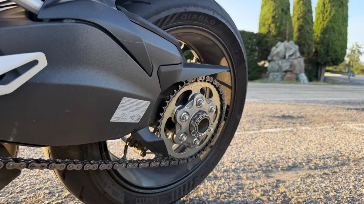 Ducati Streetfighter V2 (2022 - 24)  (8)