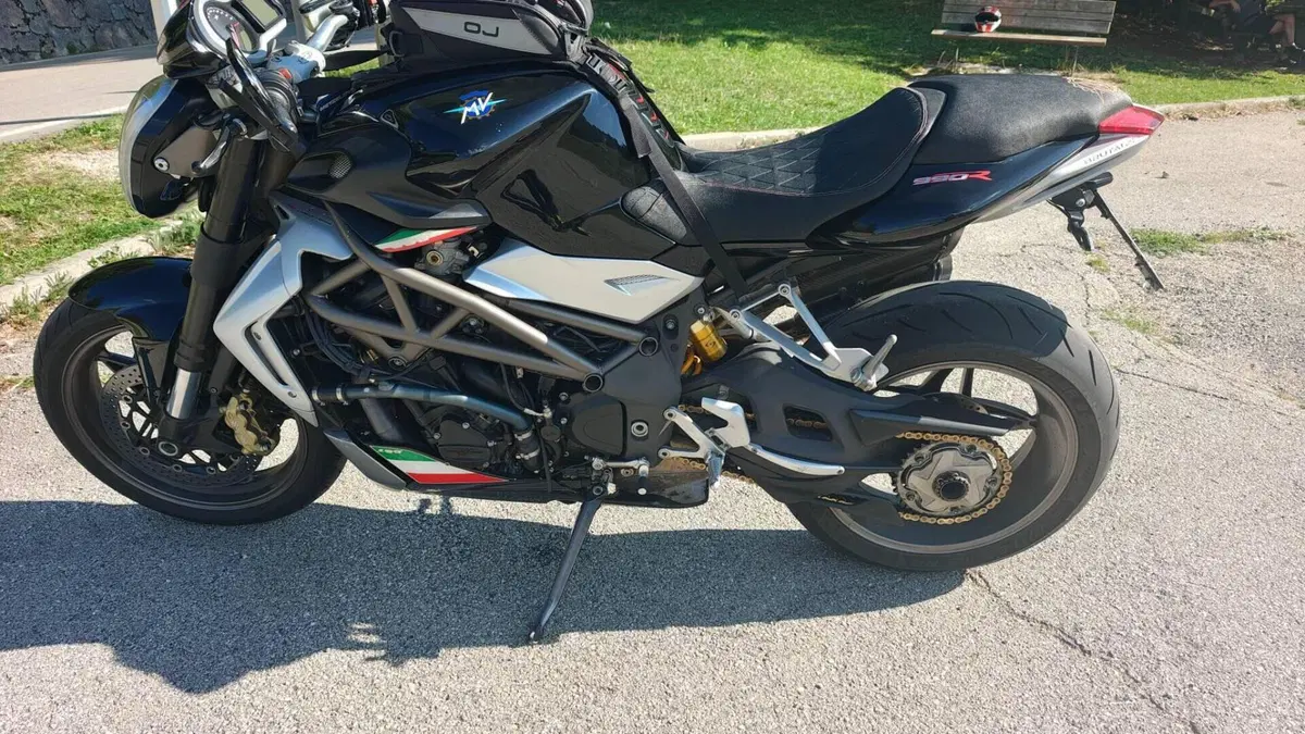 MV Agusta Brutale 990 R (2009 - 12)  (3)