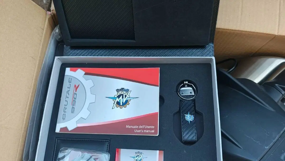 MV Agusta Brutale 990 R (2009 - 12)  (6)