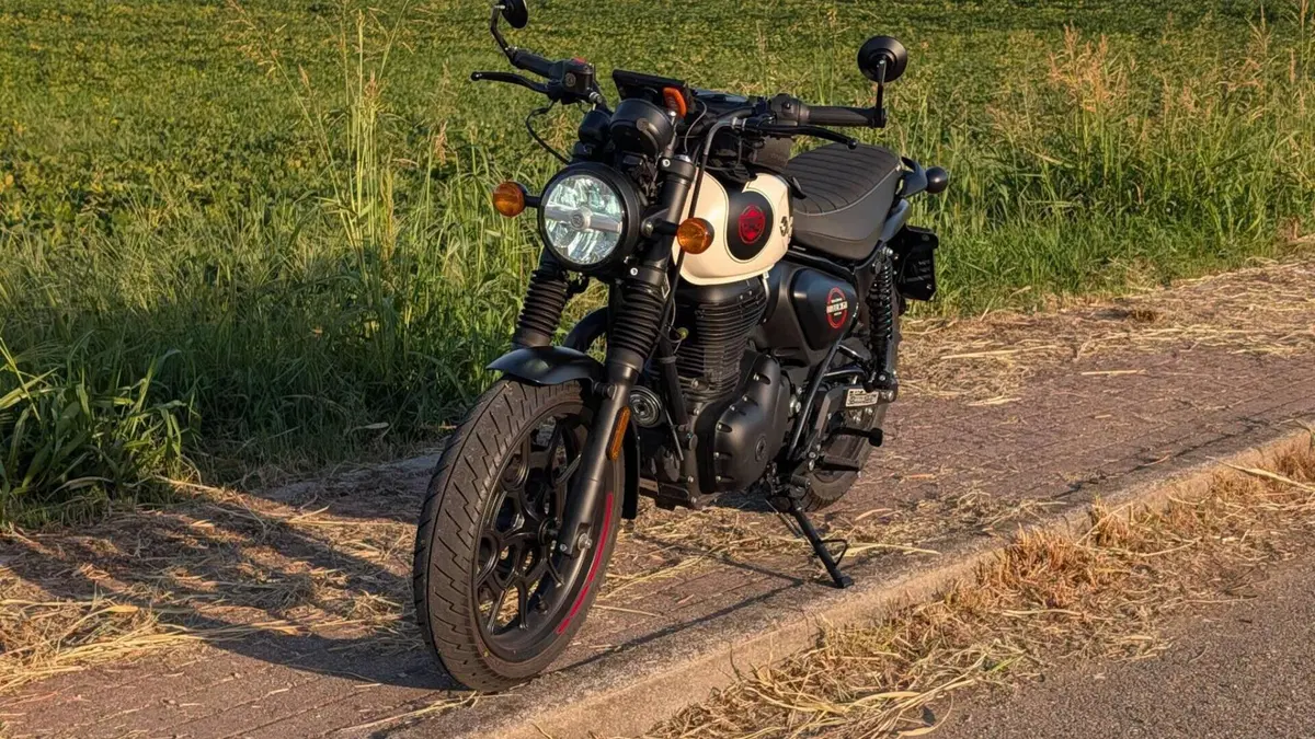Royal Enfield HNTR 350 (2022 - 26)  (7)