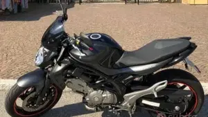 Suzuki Gladius 650 SFV (2009 - 15)  (2)