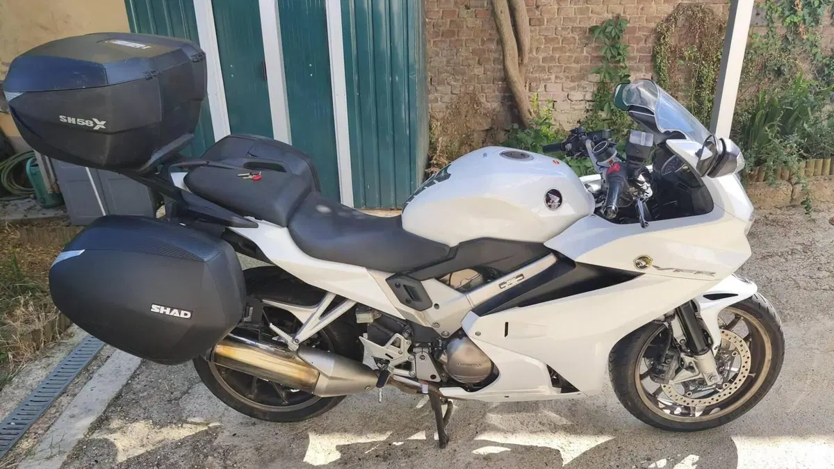 Honda VFR 800 F (2014 - 16) 