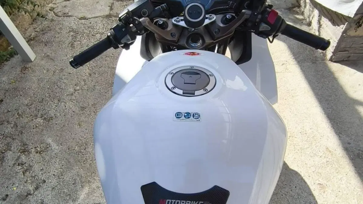 Honda VFR 800 F (2014 - 16)  (13)