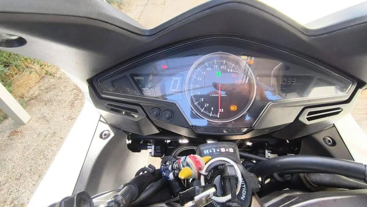 Honda VFR 800 F (2014 - 16)  (14)