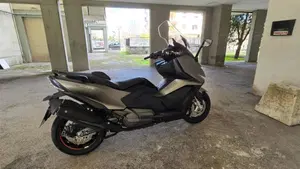 Kymco AK 550 Premium (2023 - 25)  (3)