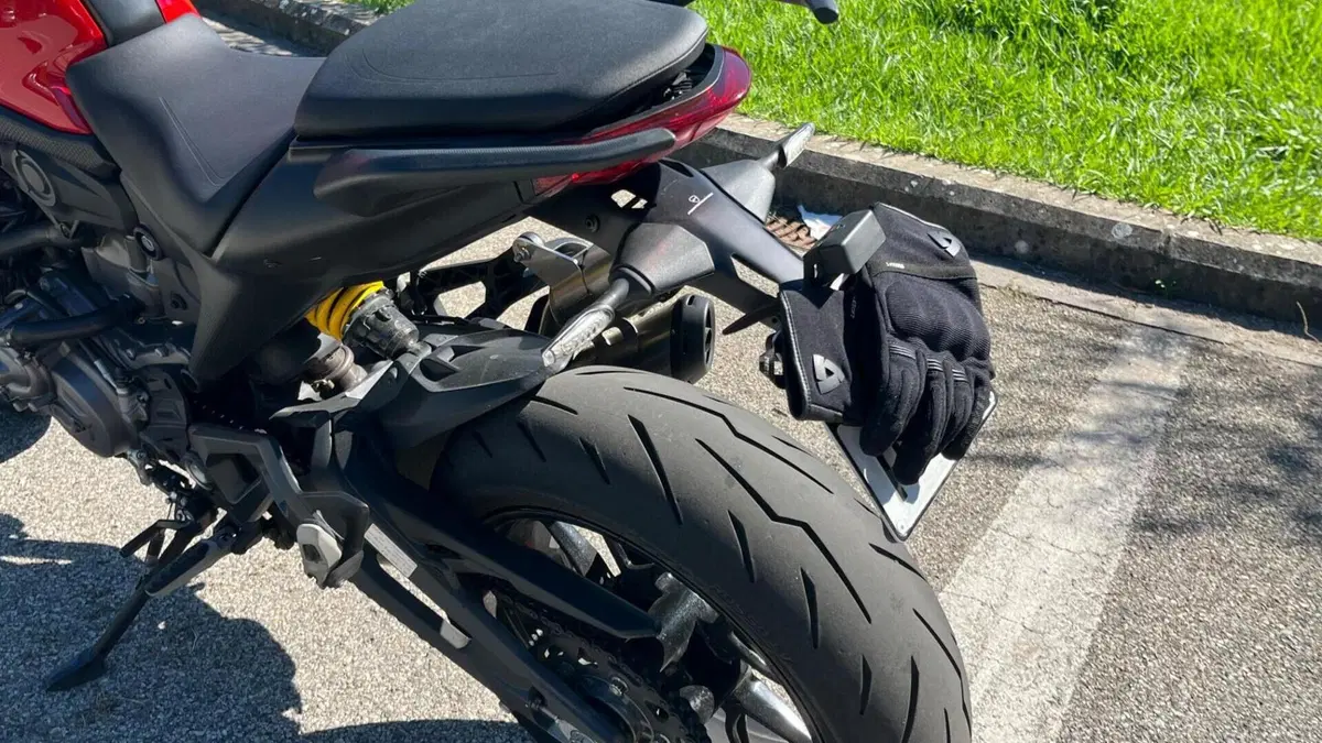 Ducati Monster 937 + (2021 - 25)  (9)