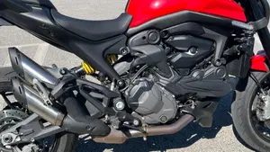 Ducati Monster 937 + (2021 - 25)  (8)