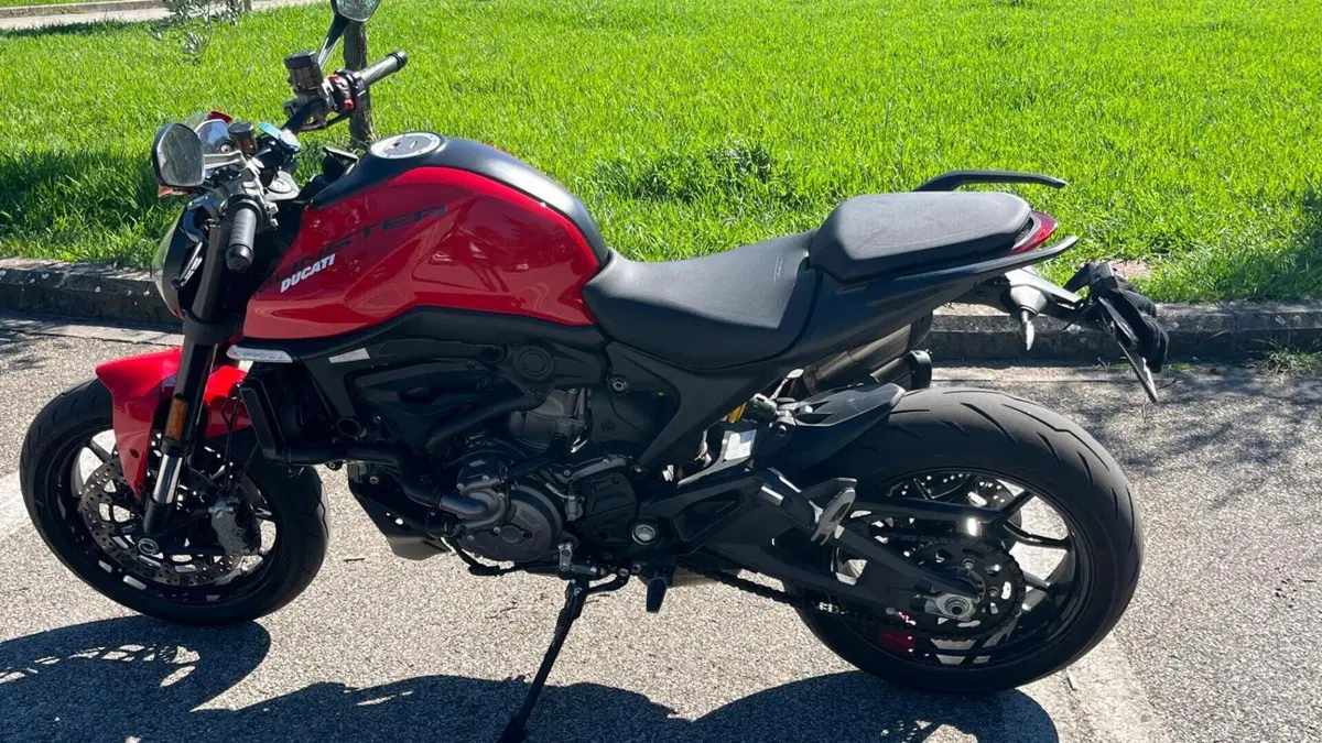 Ducati Monster 937 + (2021 - 25)  (4)