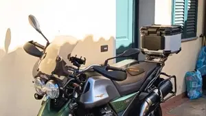 Moto Guzzi V85 TT Centenario (2021 - 22) 
