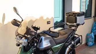 Moto Guzzi V85 TT Centenario (2021 - 22) usata