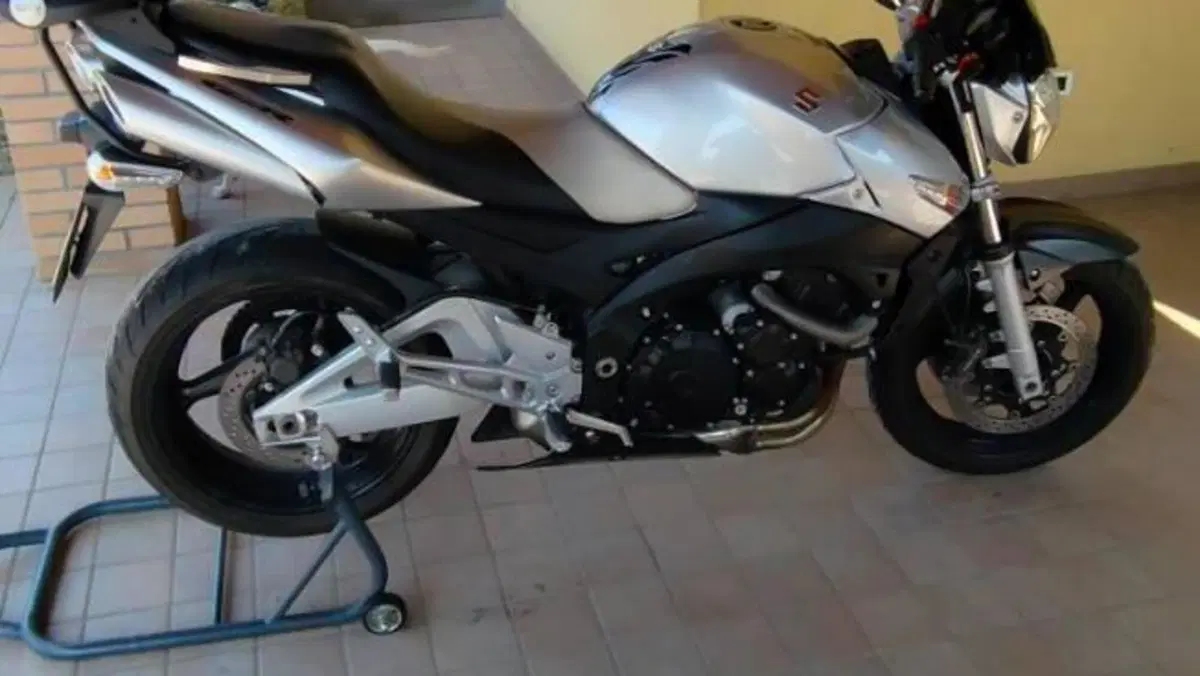 Suzuki GSR 600 (2006 - 11) 