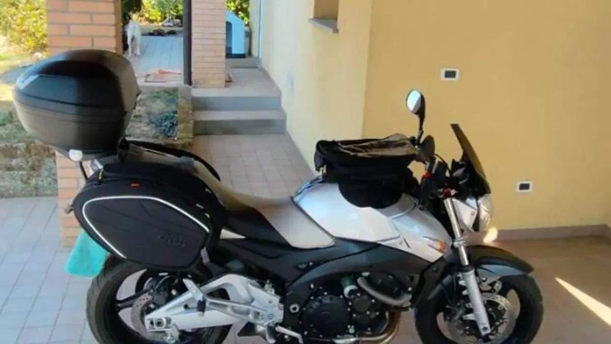 Suzuki GSR 600 (2006 - 11)  (2)