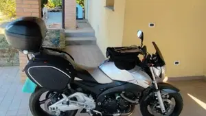 Suzuki GSR 600 (2006 - 11)  (2)