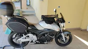 Suzuki GSR 600 (2006 - 11)  (7)