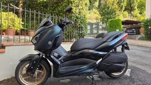 Yamaha X-Max 300 Tech Max (2021 - 24)  (2)