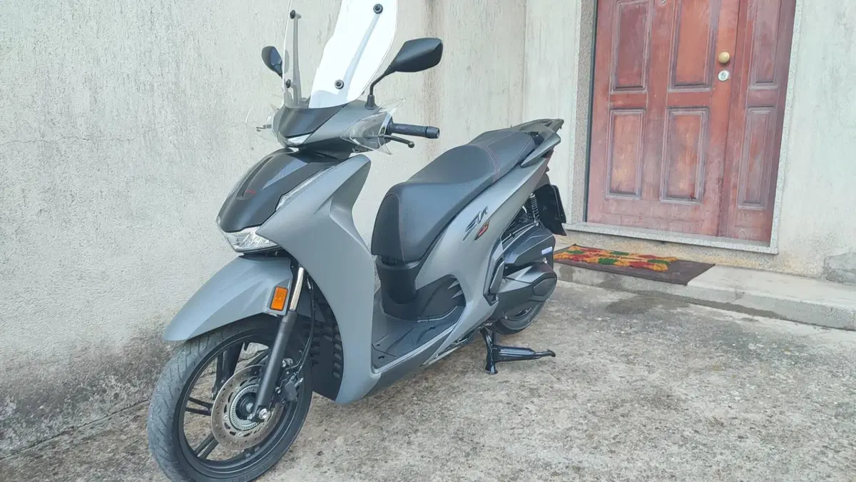 Honda SH 350i Sport (2025 - 26)  (2)