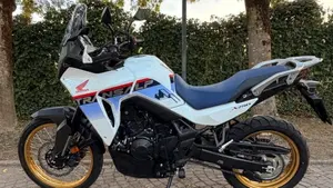 Honda Transalp XL750 (2025)  (5)