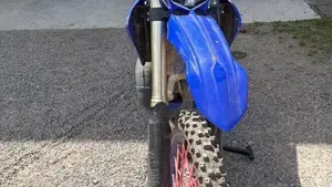 Yamaha YZ 125 (2022)  (2)