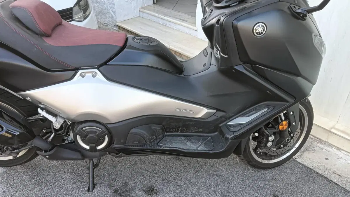 Yamaha T-Max 560 25th Anniversary (2026)  (2)