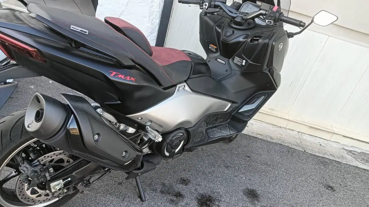 Yamaha T-Max 560 25th Anniversary (2026)  (3)