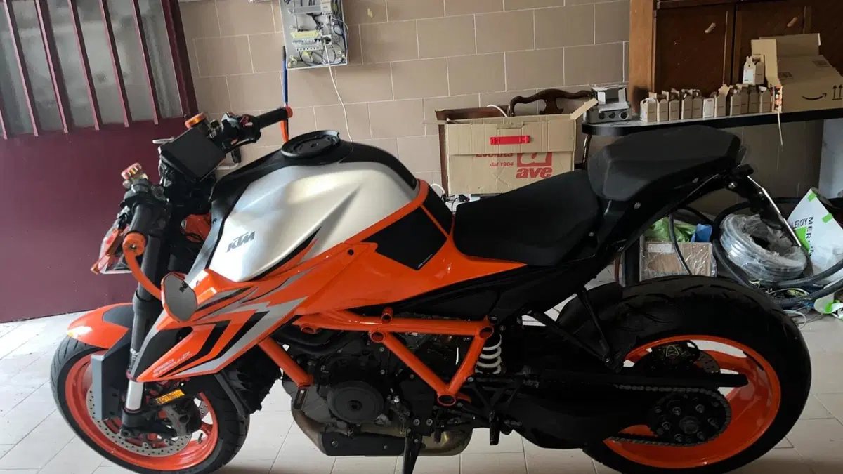 KTM 1290 Super Duke R (2021 - 23)  (3)