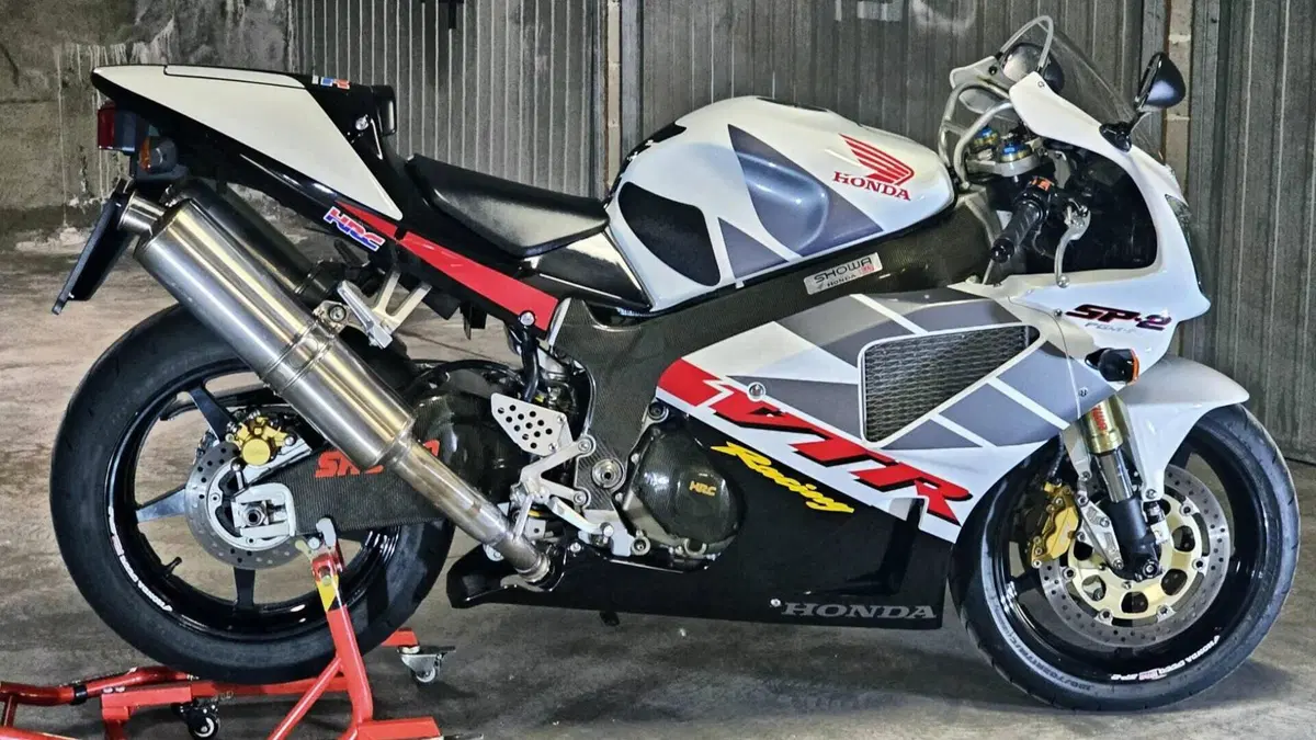 Honda VTR 1000 SP-2 (2002 - 06)  (4)