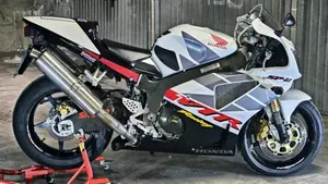 Honda VTR 1000 SP-2 (2002 - 06)  (4)