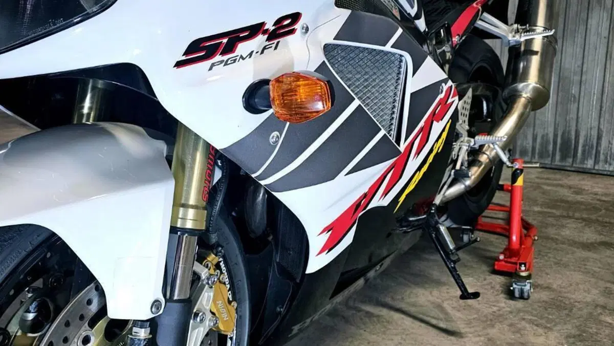 Honda VTR 1000 SP-2 (2002 - 06)  (11)