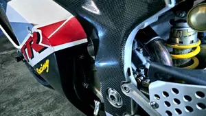 Honda VTR 1000 SP-2 (2002 - 06)  (13)