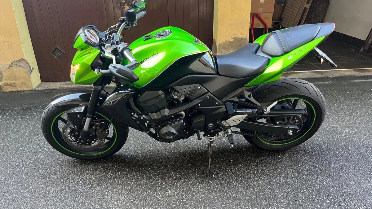 Kawasaki Z 750 (2007 - 14)  (2)