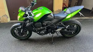 Kawasaki Z 750 (2007 - 14)  (2)