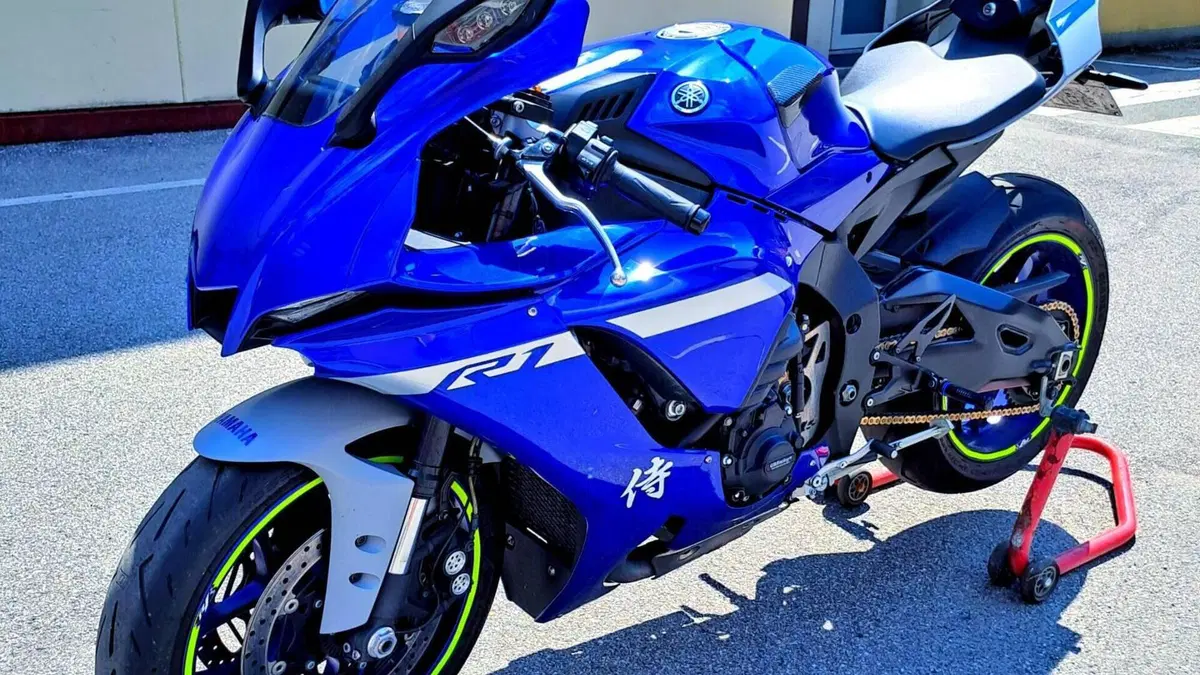 Yamaha YZF R1 (2020 - 25)  (3)