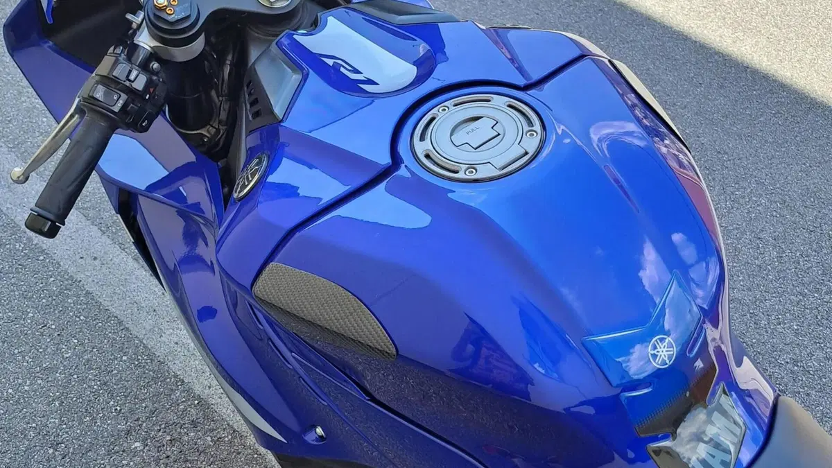 Yamaha YZF R1 (2020 - 25)  (6)