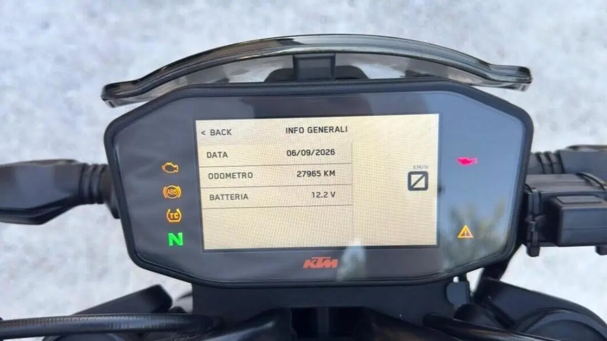 KTM 890 Duke (2021 - 23)  (5)