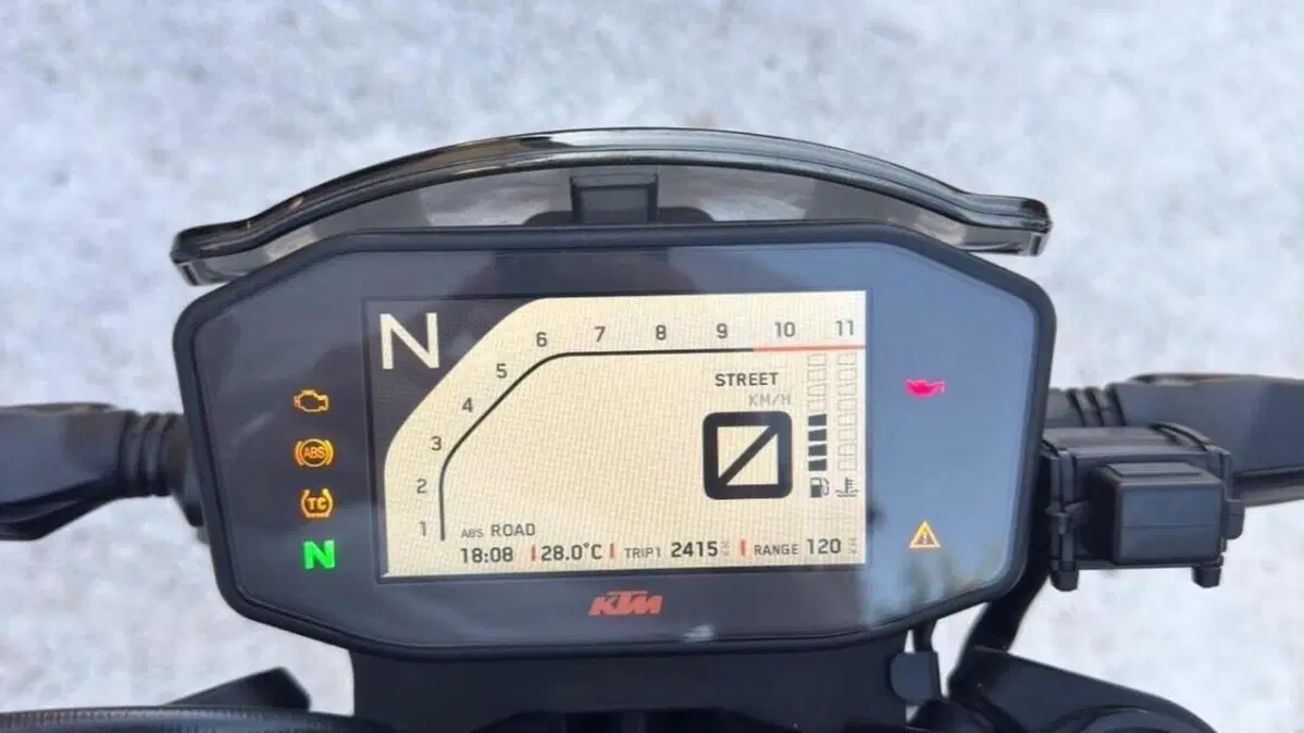 KTM 890 Duke (2021 - 23)  (6)
