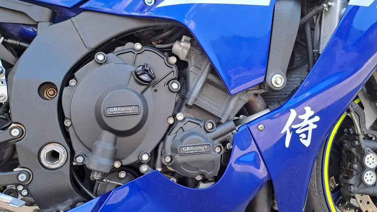 Yamaha YZF R1 (2020 - 25)  (9)