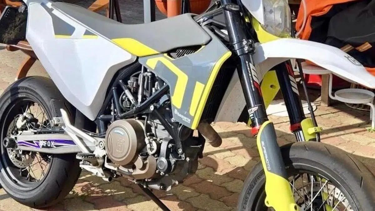 Husqvarna 701 Supermoto (2020) 