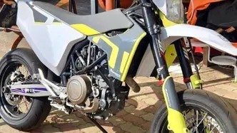 Husqvarna 701 Supermoto (2020)