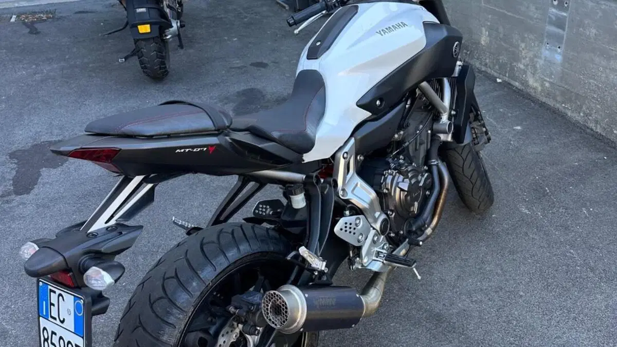 Yamaha MT-07 (2014 - 16)  (2)