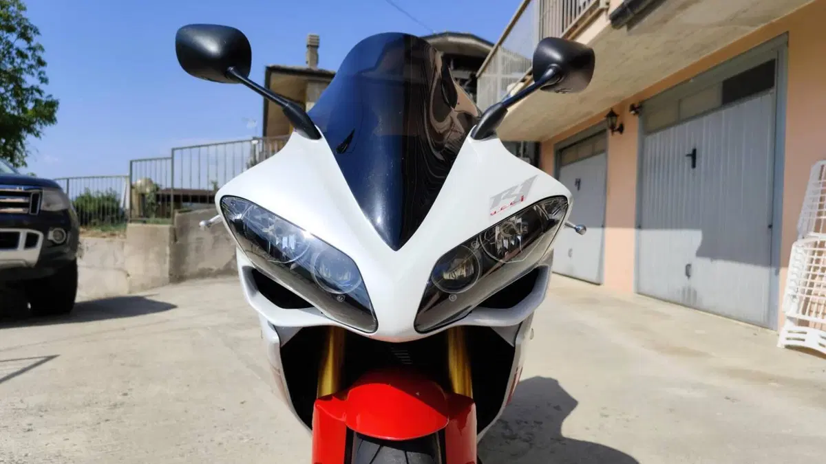 Yamaha YZF R1 (2007 - 08)  (3)