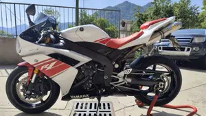 Yamaha YZF R1 (2007 - 08)  (4)